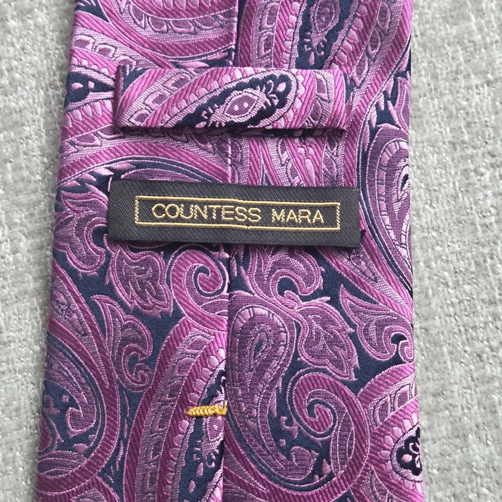 Countess Mara Silk Necktie Tie Pink Purple Paisley Hand Made Crown Logo 3.5